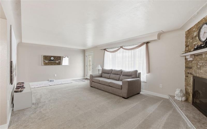 120 Crestview Mnr, Monongahela, 15063, 3 Bedrooms Bedrooms, 11 Rooms Rooms,2 BathroomsBathrooms,Residential,For Sale,Crestview Mnr,1748785