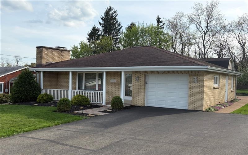120 Crestview Mnr, Monongahela, 15063, 3 Bedrooms Bedrooms, 11 Rooms Rooms,2 BathroomsBathrooms,Residential,For Sale,Crestview Mnr,1748785