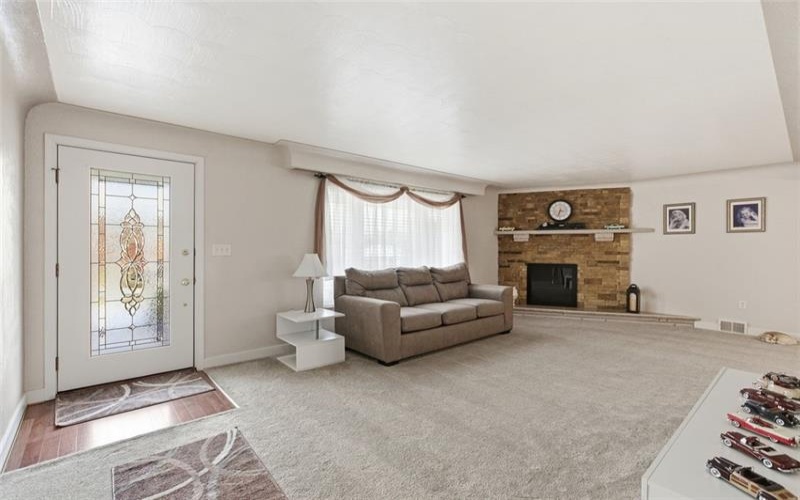 120 Crestview Mnr, Monongahela, 15063, 3 Bedrooms Bedrooms, 11 Rooms Rooms,2 BathroomsBathrooms,Residential,For Sale,Crestview Mnr,1748785
