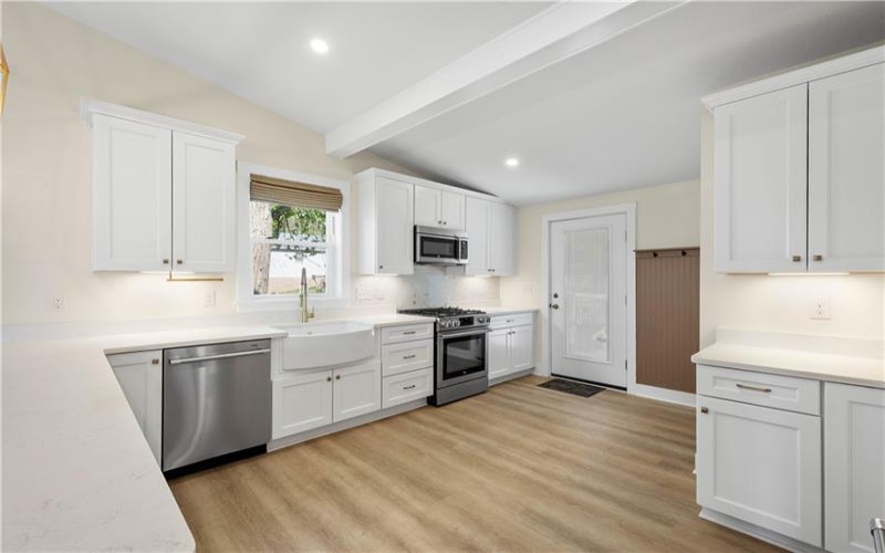 204 Buckels Ave, Houston, 15342, 3 Bedrooms Bedrooms, 7 Rooms Rooms,2 BathroomsBathrooms,Residential,For Sale,Buckels Ave,1750344