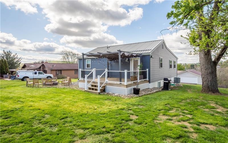 204 Buckels Ave, Houston, 15342, 3 Bedrooms Bedrooms, 7 Rooms Rooms,2 BathroomsBathrooms,Residential,For Sale,Buckels Ave,1750344