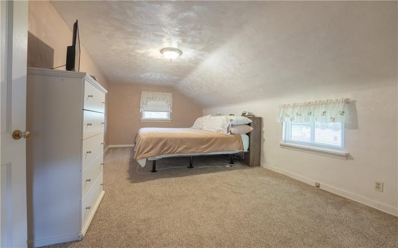 203 George St, Jeannette, 15644, 3 Bedrooms Bedrooms, ,2 BathroomsBathrooms,Residential,For Sale,George St,1748807