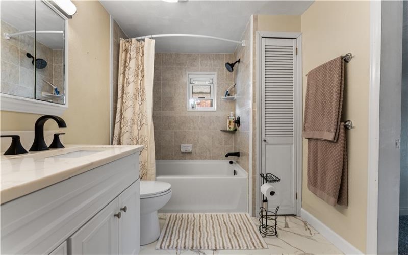 203 George St, Jeannette, 15644, 3 Bedrooms Bedrooms, ,2 BathroomsBathrooms,Residential,For Sale,George St,1748807