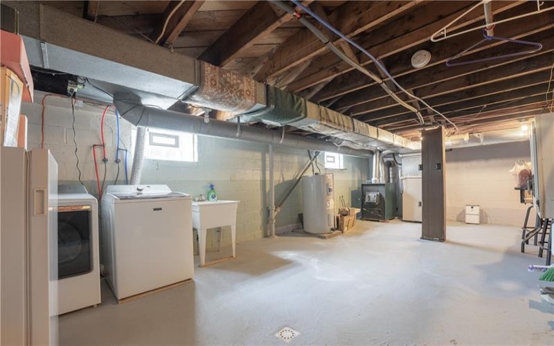203 George St, Jeannette, 15644, 3 Bedrooms Bedrooms, ,2 BathroomsBathrooms,Residential,For Sale,George St,1748807