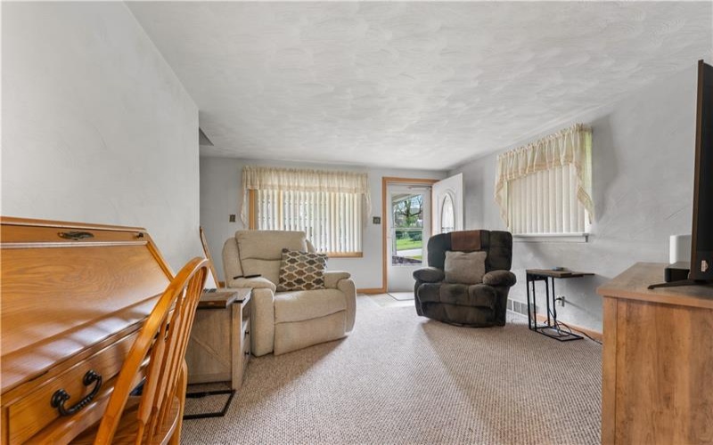203 George St, Jeannette, 15644, 3 Bedrooms Bedrooms, ,2 BathroomsBathrooms,Residential,For Sale,George St,1748807