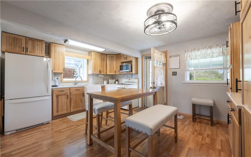 203 George St, Jeannette, 15644, 3 Bedrooms Bedrooms, ,2 BathroomsBathrooms,Residential,For Sale,George St,1748807