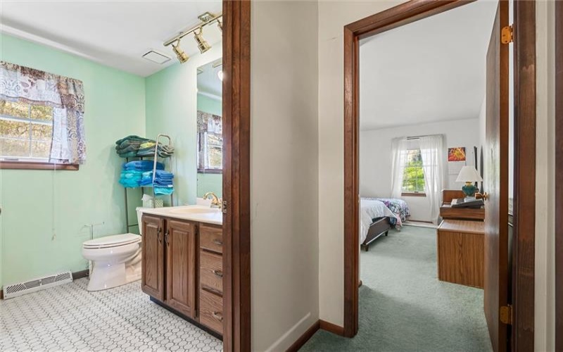 1242 La Belle Vue Rd, Vandergrift, 15690, 3 Bedrooms Bedrooms, 8 Rooms Rooms,2 BathroomsBathrooms,Residential,For Sale,La Belle Vue Rd,1750372