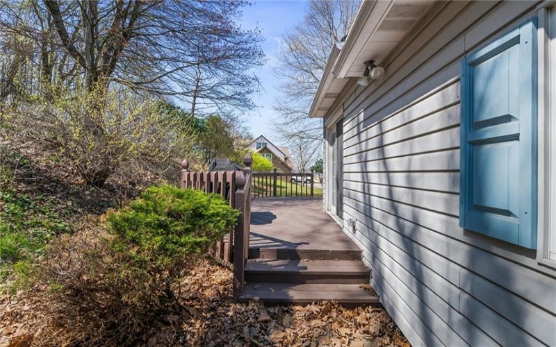 1242 La Belle Vue Rd, Vandergrift, 15690, 3 Bedrooms Bedrooms, 8 Rooms Rooms,2 BathroomsBathrooms,Residential,For Sale,La Belle Vue Rd,1750372