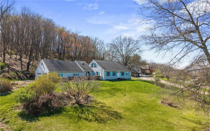 1242 La Belle Vue Rd, Vandergrift, 15690, 3 Bedrooms Bedrooms, 8 Rooms Rooms,2 BathroomsBathrooms,Residential,For Sale,La Belle Vue Rd,1750372