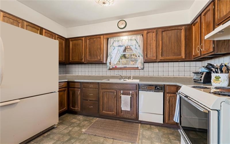 1242 La Belle Vue Rd, Vandergrift, 15690, 3 Bedrooms Bedrooms, 8 Rooms Rooms,2 BathroomsBathrooms,Residential,For Sale,La Belle Vue Rd,1750372