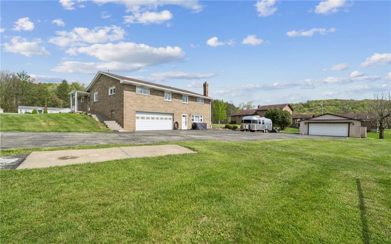 1416 Brinkerton Rd, Greensburg, 15601, 3 Bedrooms Bedrooms, 8 Rooms Rooms,3 BathroomsBathrooms,Residential,For Sale,Brinkerton Rd,1750397