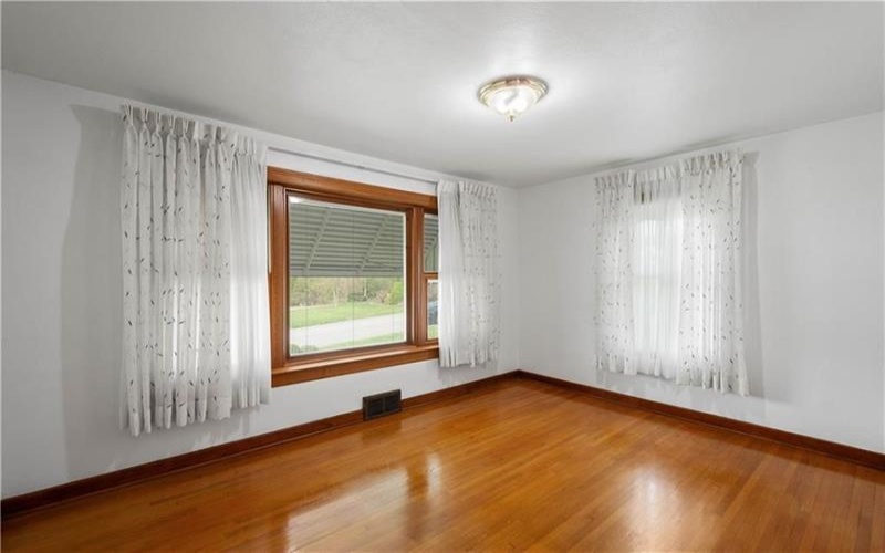 180 HILLTOP LANE, Washington, 15301, 2 Bedrooms Bedrooms, 7 Rooms Rooms,1.1 BathroomsBathrooms,Residential,For Sale,HILLTOP LANE,1748897