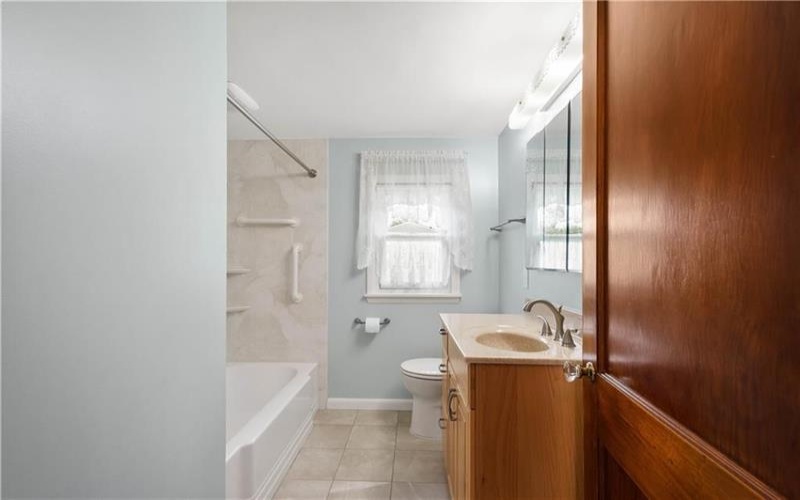 180 HILLTOP LANE, Washington, 15301, 2 Bedrooms Bedrooms, 7 Rooms Rooms,1.1 BathroomsBathrooms,Residential,For Sale,HILLTOP LANE,1748897