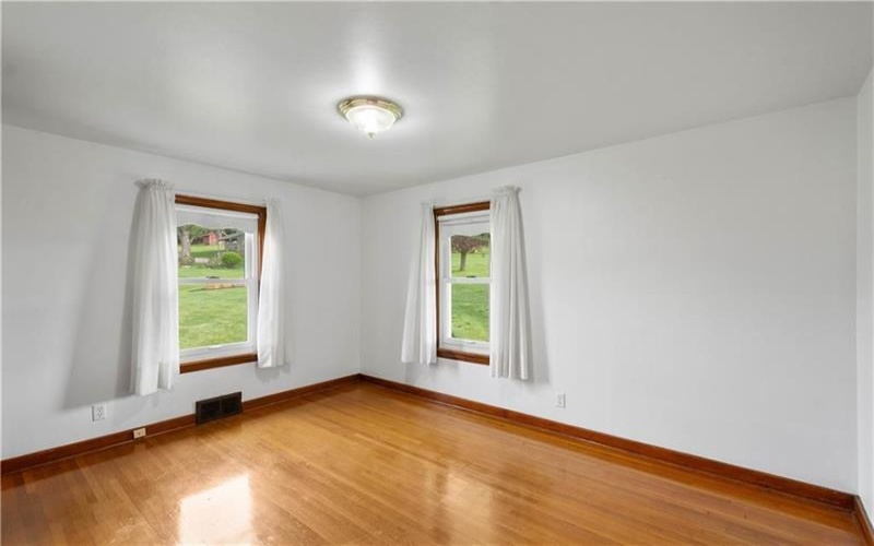 180 HILLTOP LANE, Washington, 15301, 2 Bedrooms Bedrooms, 7 Rooms Rooms,1.1 BathroomsBathrooms,Residential,For Sale,HILLTOP LANE,1748897