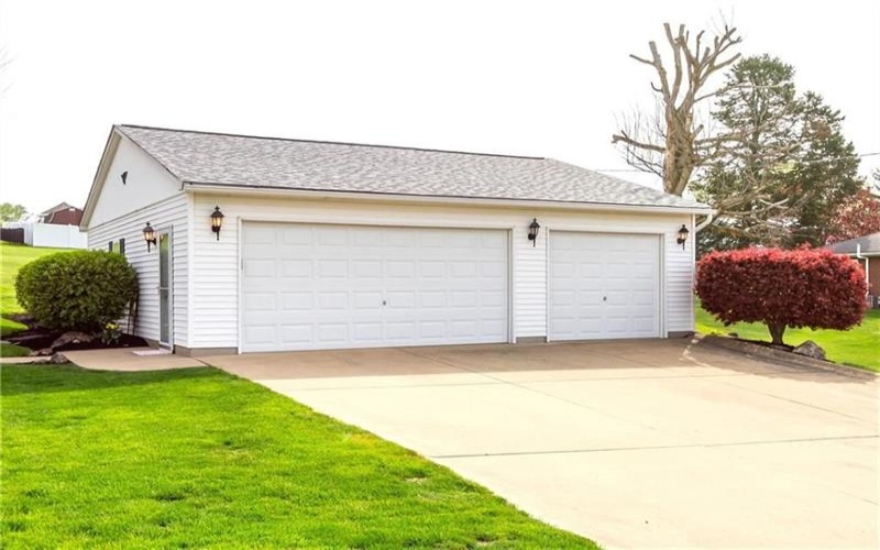 180 HILLTOP LANE, Washington, 15301, 2 Bedrooms Bedrooms, 7 Rooms Rooms,1.1 BathroomsBathrooms,Residential,For Sale,HILLTOP LANE,1748897