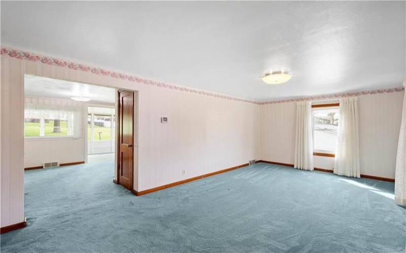 180 HILLTOP LANE, Washington, 15301, 2 Bedrooms Bedrooms, 7 Rooms Rooms,1.1 BathroomsBathrooms,Residential,For Sale,HILLTOP LANE,1748897