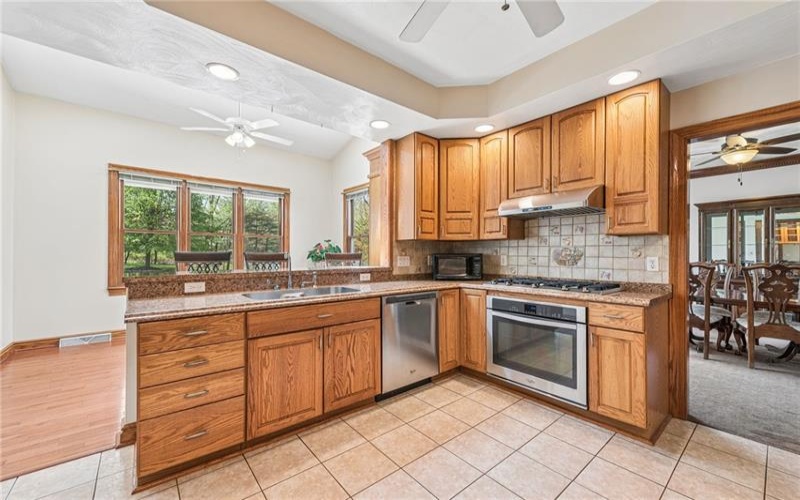 1140 Whitmore Rd, Irwin, 15642, 5 Bedrooms Bedrooms, 14 Rooms Rooms,5.1 BathroomsBathrooms,Residential,For Sale,Whitmore Rd,1750413