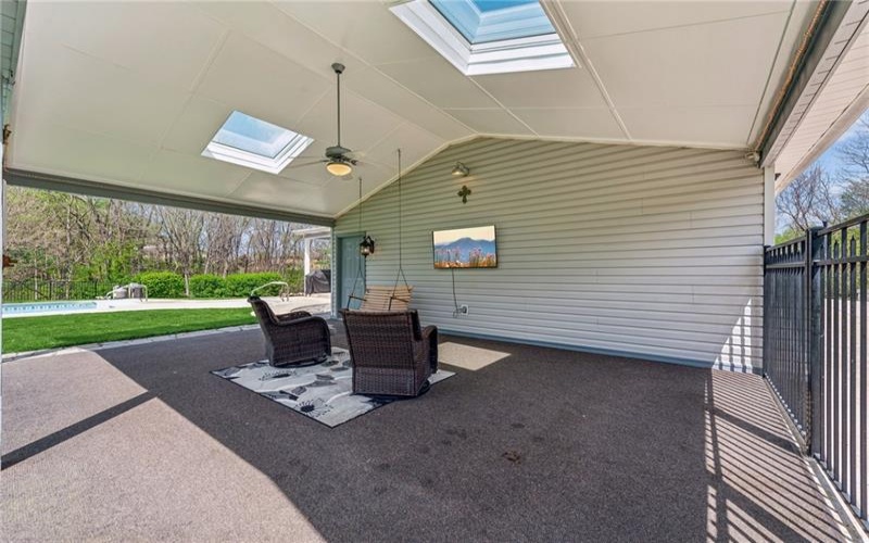 1140 Whitmore Rd, Irwin, 15642, 5 Bedrooms Bedrooms, 14 Rooms Rooms,5.1 BathroomsBathrooms,Residential,For Sale,Whitmore Rd,1750413