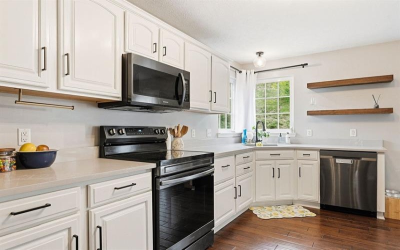 220 Maple Ridge Drive, Canonsburg, 15317, 3 Bedrooms Bedrooms, ,2.1 BathroomsBathrooms,Residential,For Sale,Maple Ridge Drive,1748949