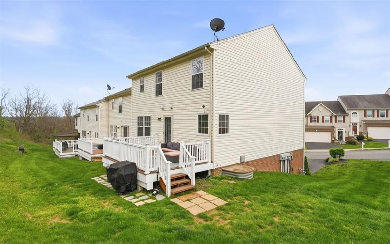 220 Maple Ridge Drive, Canonsburg, 15317, 3 Bedrooms Bedrooms, ,2.1 BathroomsBathrooms,Residential,For Sale,Maple Ridge Drive,1748949
