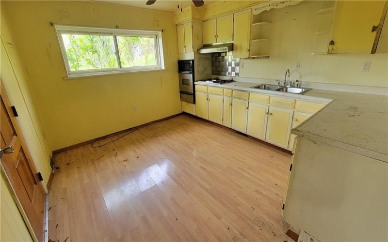 123 Sims Ln, Charleroi, 15022, 3 Bedrooms Bedrooms, ,1 BathroomBathrooms,Residential,For Sale,Sims Ln,1748970