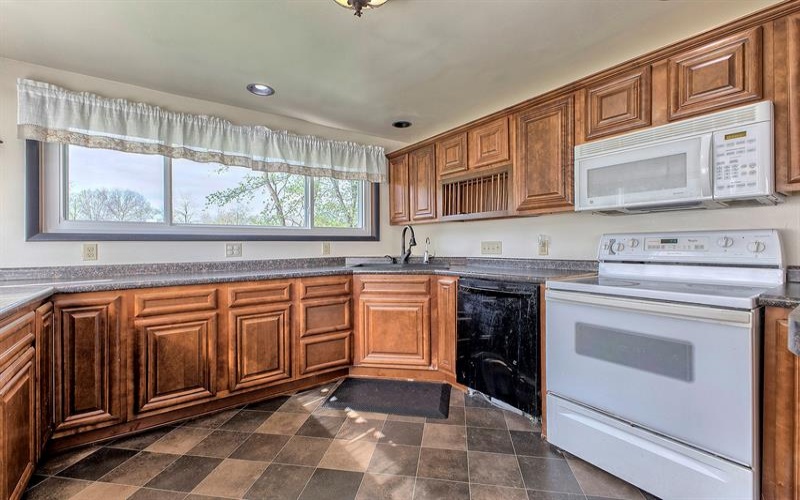 140 Keck Lane, Ruffs Dale, 15679, 3 Bedrooms Bedrooms, ,3 BathroomsBathrooms,Residential,For Sale,Keck Lane,1749019