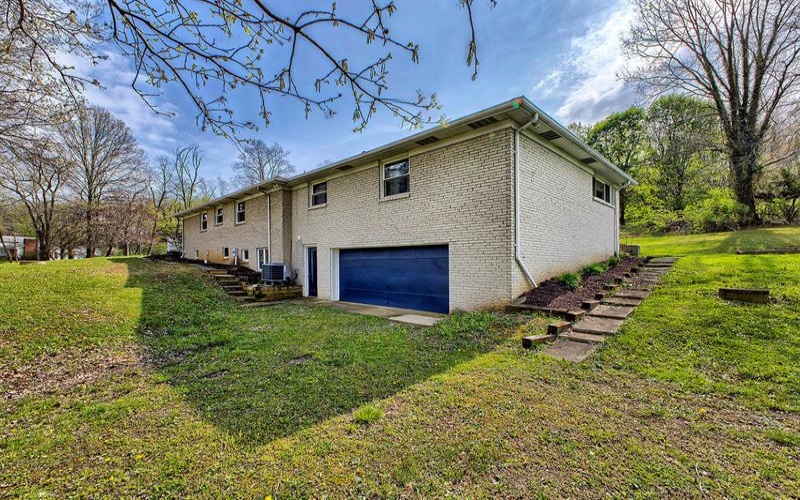 140 Keck Lane, Ruffs Dale, 15679, 3 Bedrooms Bedrooms, ,3 BathroomsBathrooms,Residential,For Sale,Keck Lane,1749019