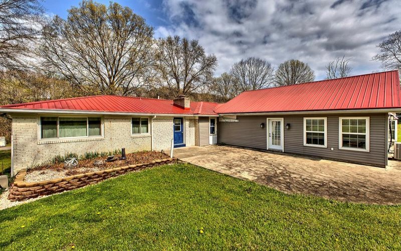 140 Keck Lane, Ruffs Dale, 15679, 3 Bedrooms Bedrooms, ,3 BathroomsBathrooms,Residential,For Sale,Keck Lane,1749019
