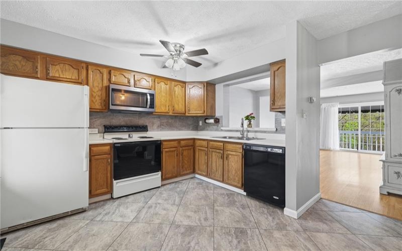 156 Meadowview Dr, Canonsburg, 15317, 2 Bedrooms Bedrooms, ,1.1 BathroomsBathrooms,Residential,For Sale,Meadowview Dr,1749025