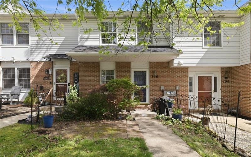 156 Meadowview Dr, Canonsburg, 15317, 2 Bedrooms Bedrooms, ,1.1 BathroomsBathrooms,Residential,For Sale,Meadowview Dr,1749025