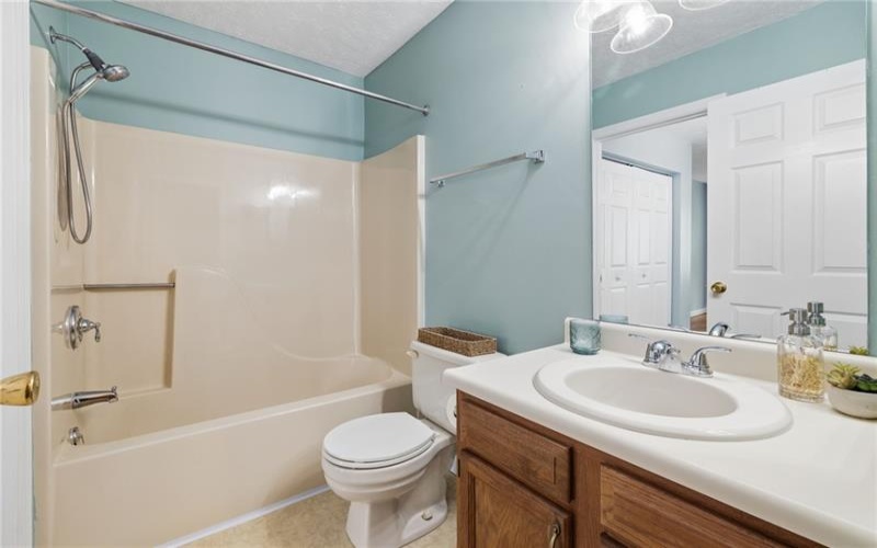 156 Meadowview Dr, Canonsburg, 15317, 2 Bedrooms Bedrooms, ,1.1 BathroomsBathrooms,Residential,For Sale,Meadowview Dr,1749025