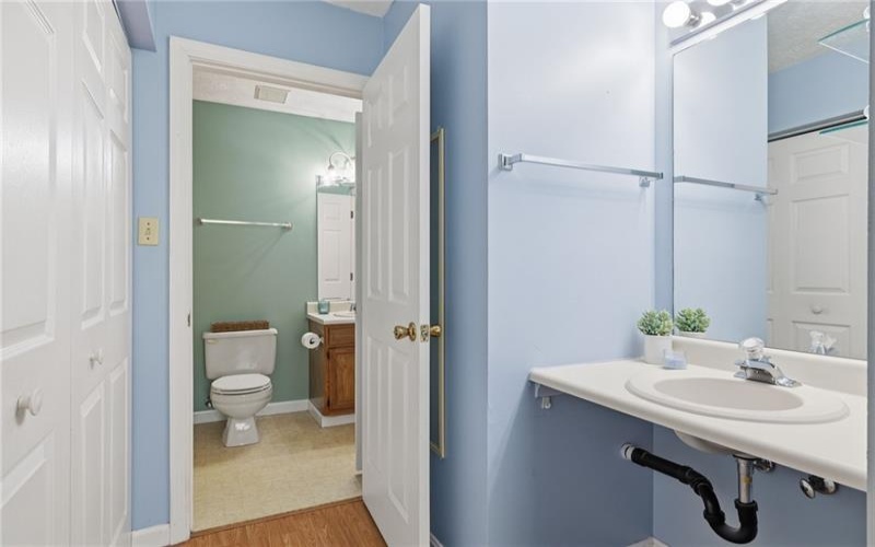 156 Meadowview Dr, Canonsburg, 15317, 2 Bedrooms Bedrooms, ,1.1 BathroomsBathrooms,Residential,For Sale,Meadowview Dr,1749025
