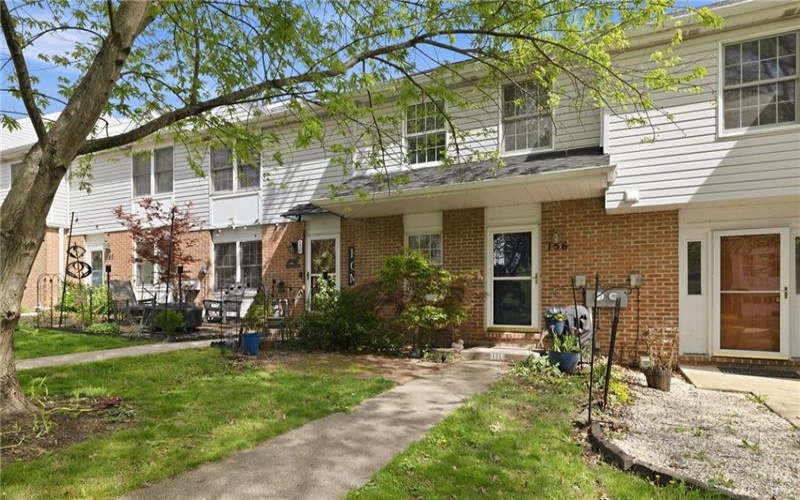 156 Meadowview Dr, Canonsburg, 15317, 2 Bedrooms Bedrooms, ,1.1 BathroomsBathrooms,Residential,For Sale,Meadowview Dr,1749025