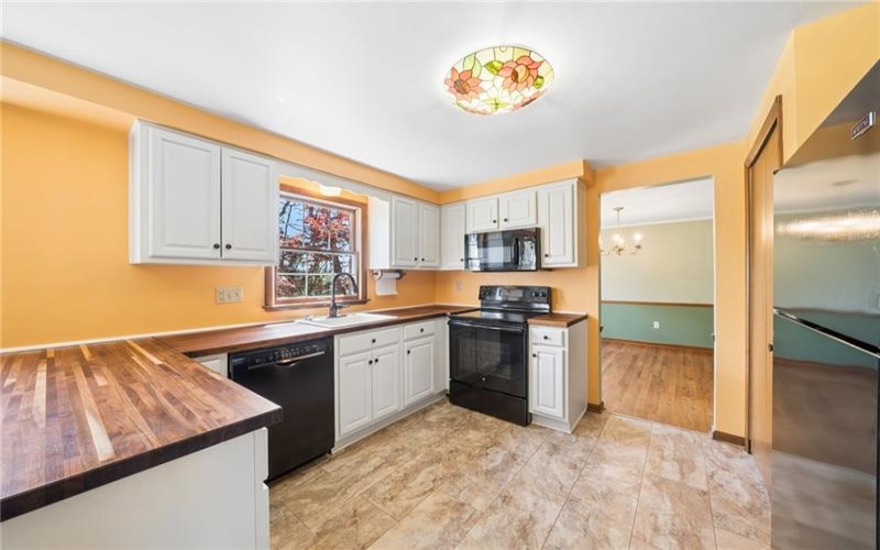 3902 Glencoe Ct, Murrysville, 15668, 4 Bedrooms Bedrooms, 9 Rooms Rooms,2.1 BathroomsBathrooms,Residential,For Sale,Glencoe Ct,1749029