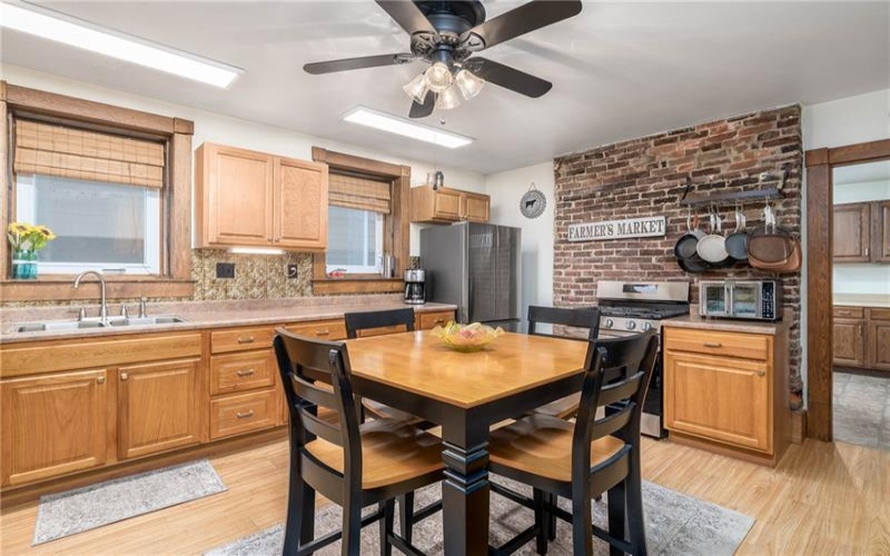 139 Main St, Claysville, 15323, 5 Bedrooms Bedrooms, 13 Rooms Rooms,2.1 BathroomsBathrooms,Residential,For Sale,Main St,1750459