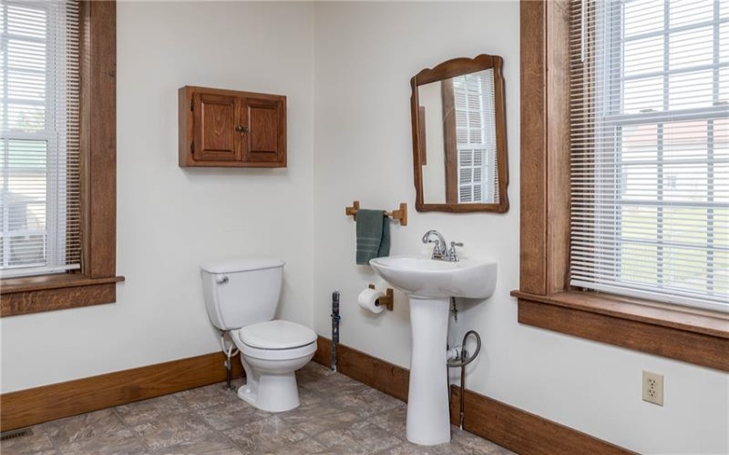 139 Main St, Claysville, 15323, 5 Bedrooms Bedrooms, 13 Rooms Rooms,2.1 BathroomsBathrooms,Residential,For Sale,Main St,1750459