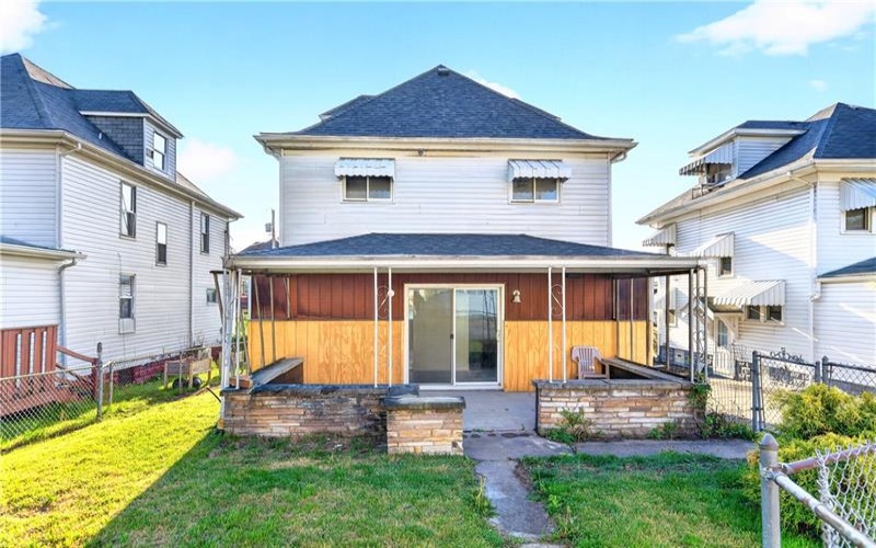 88 Byrer Avenue, Uniontown, 15401, 4 Bedrooms Bedrooms, 10 Rooms Rooms,1.1 BathroomsBathrooms,Residential,For Sale,Byrer Avenue,1750473