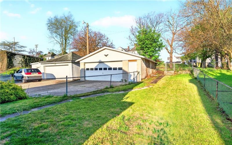 88 Byrer Avenue, Uniontown, 15401, 4 Bedrooms Bedrooms, 10 Rooms Rooms,1.1 BathroomsBathrooms,Residential,For Sale,Byrer Avenue,1750473