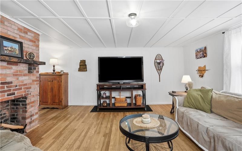 164 Pittsburgh Street, Delmont, 15626, 2 Bedrooms Bedrooms, 6 Rooms Rooms,2 BathroomsBathrooms,Residential,For Sale,Pittsburgh Street,1749109