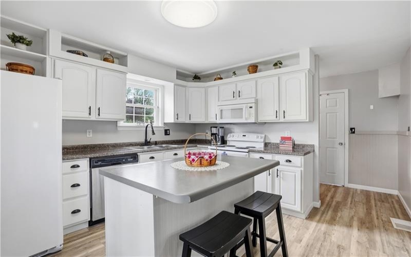 164 Pittsburgh Street, Delmont, 15626, 2 Bedrooms Bedrooms, 6 Rooms Rooms,2 BathroomsBathrooms,Residential,For Sale,Pittsburgh Street,1749109