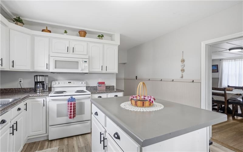 164 Pittsburgh Street, Delmont, 15626, 2 Bedrooms Bedrooms, 6 Rooms Rooms,2 BathroomsBathrooms,Residential,For Sale,Pittsburgh Street,1749109