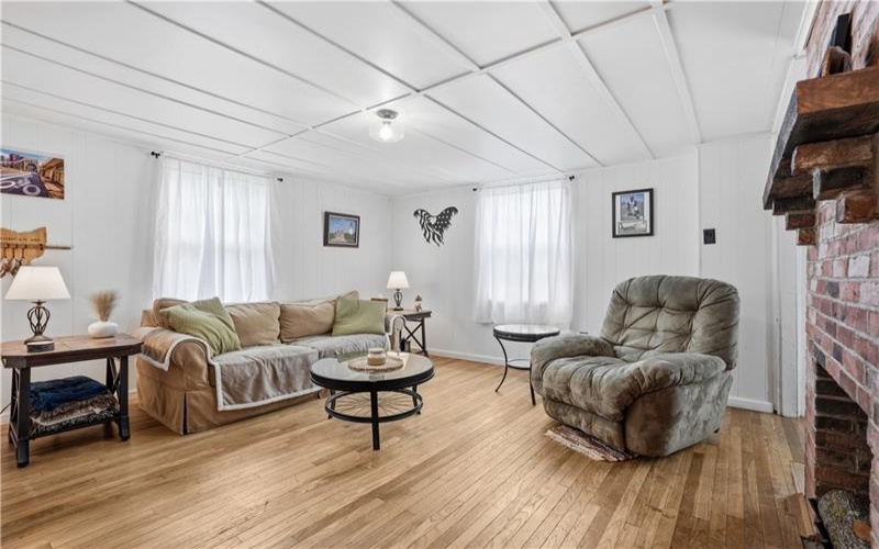 164 Pittsburgh Street, Delmont, 15626, 2 Bedrooms Bedrooms, 6 Rooms Rooms,2 BathroomsBathrooms,Residential,For Sale,Pittsburgh Street,1749109