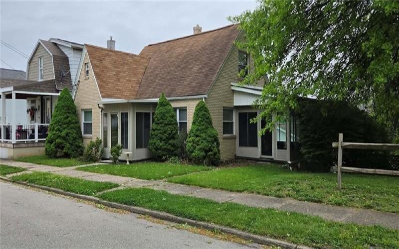 156 Oakland Ave, Uniontown, 15401, 4 Bedrooms Bedrooms, ,2.1 BathroomsBathrooms,Residential,For Sale,Oakland Ave,1750553