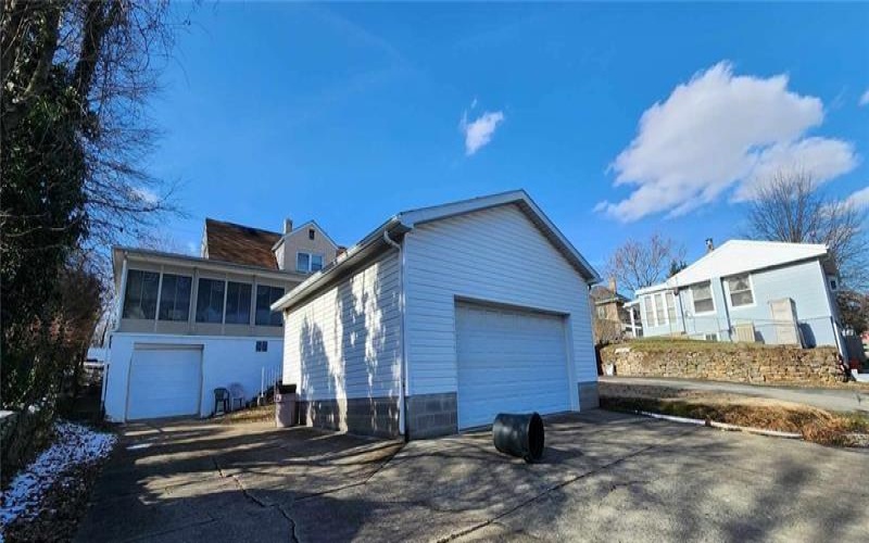 156 Oakland Ave, Uniontown, 15401, 4 Bedrooms Bedrooms, ,2.1 BathroomsBathrooms,Residential,For Sale,Oakland Ave,1750553