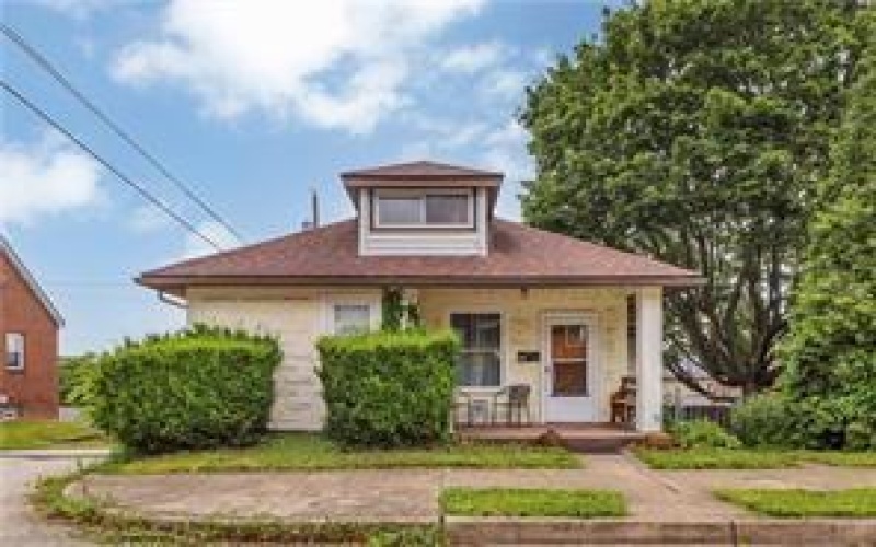 1505 Raymond Ave, Latrobe, 15650, 4 Bedrooms Bedrooms, 7 Rooms Rooms,2 BathroomsBathrooms,Residential,For Sale,Raymond Ave,1750559