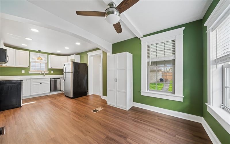 425 Burton Avenue, 15301, 15301, 2 Bedrooms Bedrooms, 6 Rooms Rooms,2 BathroomsBathrooms,Residential,For Sale,Burton Avenue,1749214