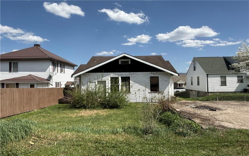 12 Connor St, Uniontown, 15401, 3 Bedrooms Bedrooms, ,1 BathroomBathrooms,Residential,For Sale,Connor St,1749219