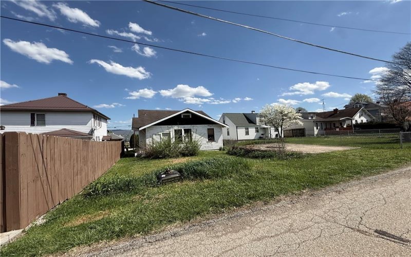 12 Connor St, Uniontown, 15401, 3 Bedrooms Bedrooms, ,1 BathroomBathrooms,Residential,For Sale,Connor St,1749219