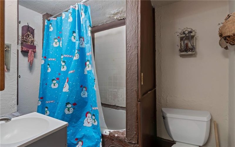 402 4th St, 15697, 15697, 3 Bedrooms Bedrooms, ,1 BathroomBathrooms,Residential,For Sale,4th St,1750573