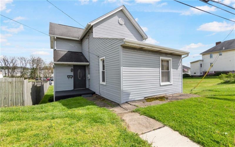 402 4th St, 15697, 15697, 3 Bedrooms Bedrooms, ,1 BathroomBathrooms,Residential,For Sale,4th St,1750573